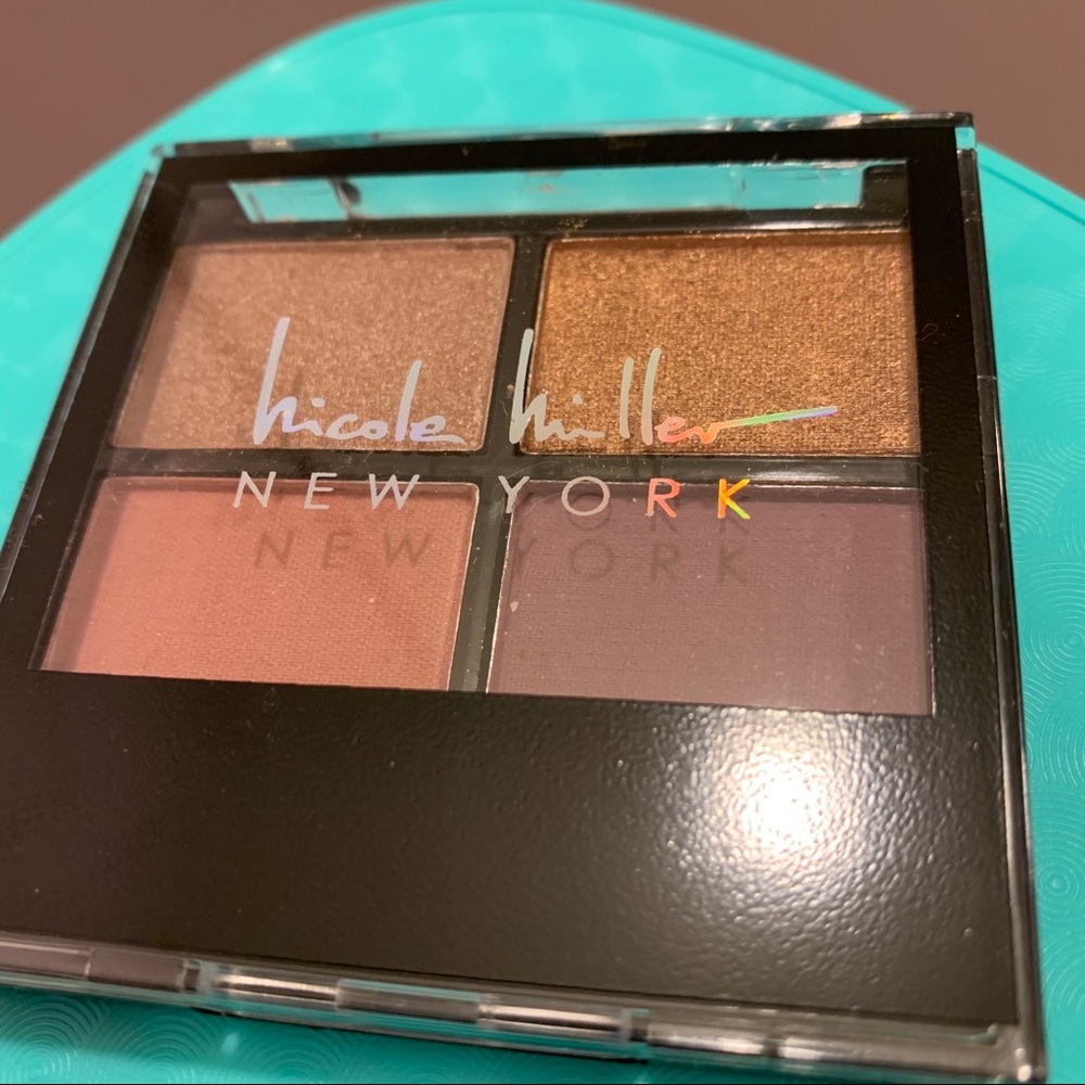 NWOT Mini Eyeshadow Palette with Applicator